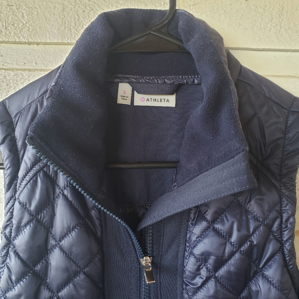 Athleta puffy vest